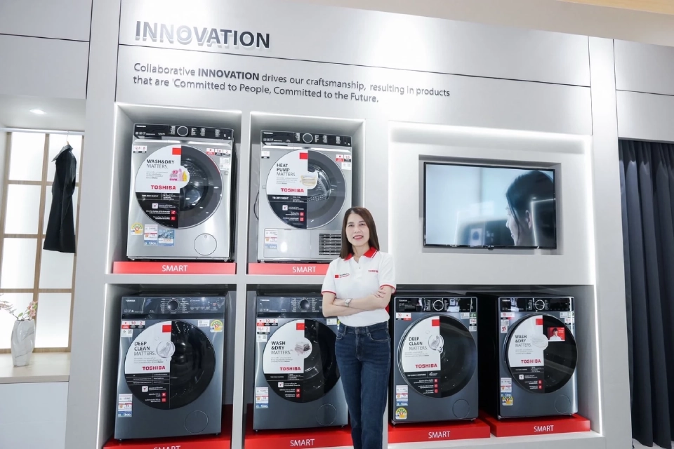 นางสาวเสาวณีย์ สิราริยกุล 