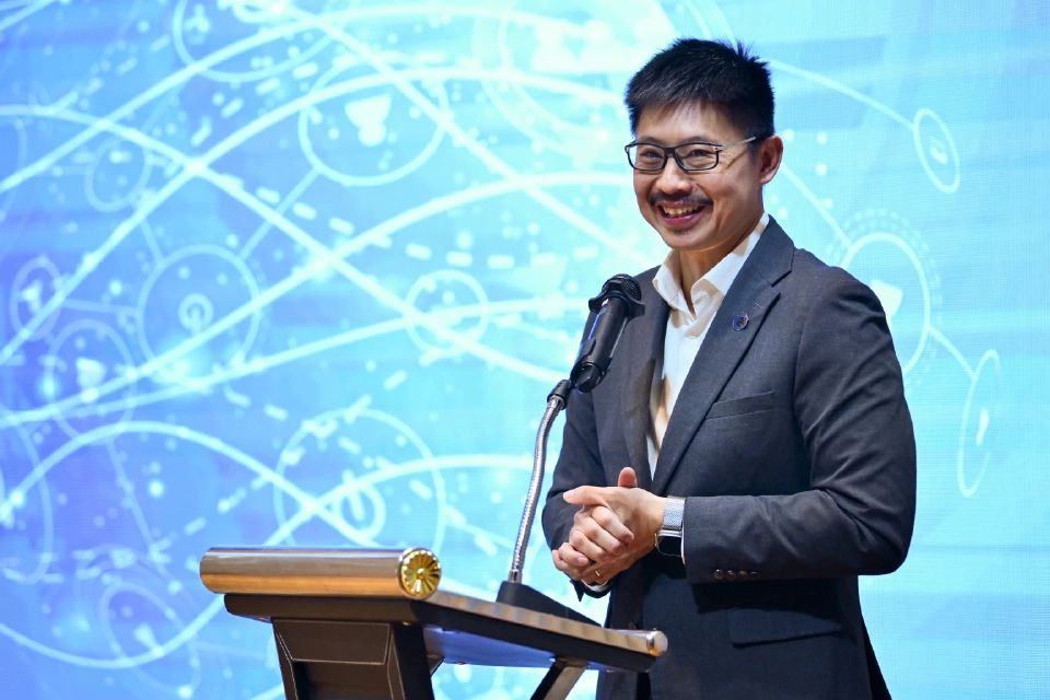 เจโรล ไช ผู้อำนวยการภูมิภาคเอเชีย สำนักพิมพ์แห่งมหาวิทยาลัยอ็อกซฟอร์ด 