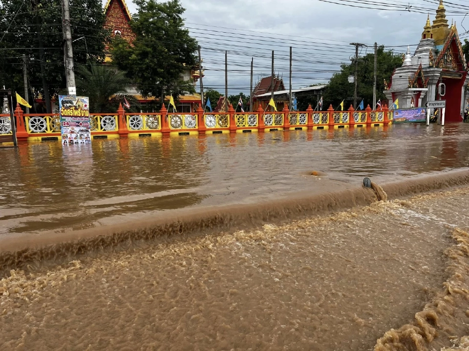 น้ำท่วมสุโขทัยล่าสุด 28 ส.ค.68 ปภ.แจ้ง Cell Broadcast แม่น้ำยมล้นตลิ่ง เตือนปชช.ริมน้ำยกของขึ้นที่สูง อพยพกลุ่มเปราะบาง 