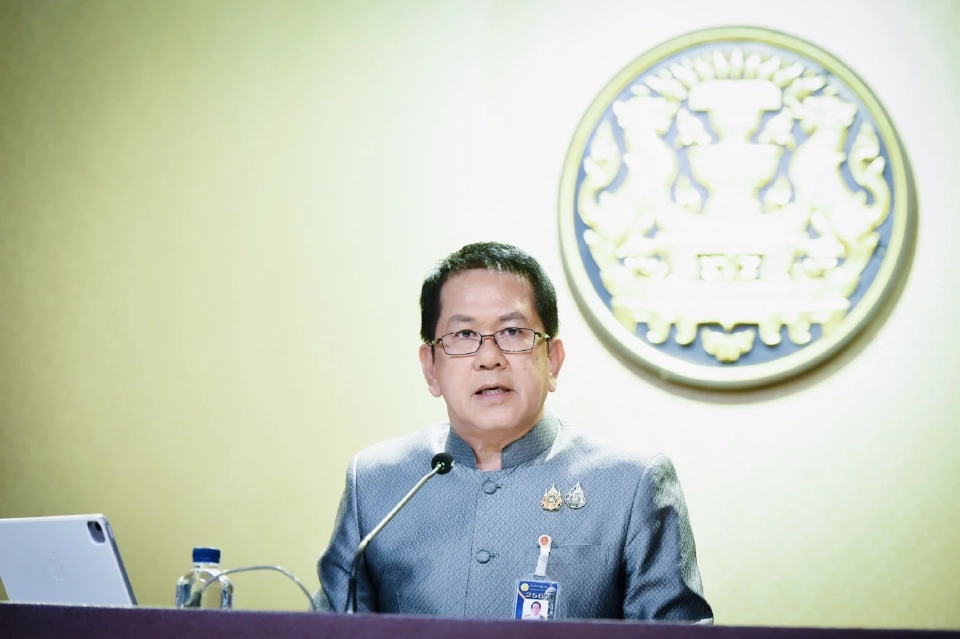 นายจิรายุ ห่วงทรัพย์