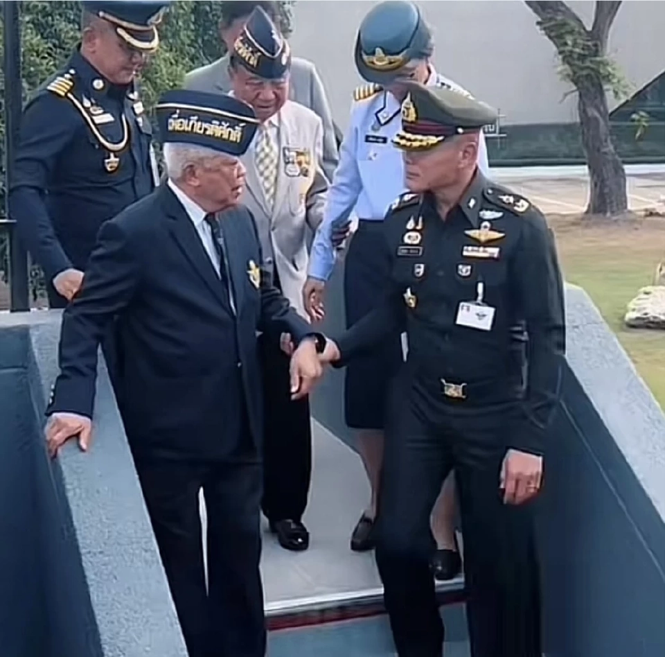 แด่..ผู้กล้ารบเพื่อเกียรติศักดิ์ไทย