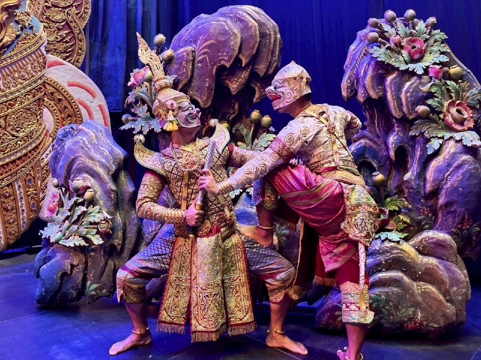 สยามพารากอนจัดงาน "แพรพัสตรา บรมราชินีนาถ" นิทรรศการแห่งผืนผ้าและมรดกล้ำค่าของไทย