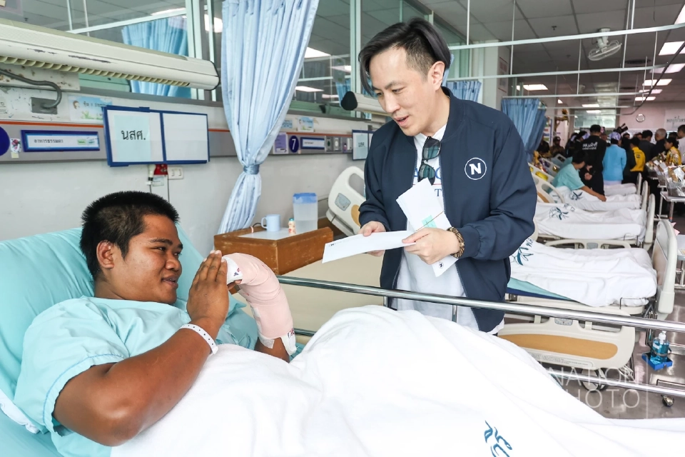 เครือเนชั่นมอบเงิน 5 แสน สิ่งของช่วยผู้ประสบภัยชายแดนกัมพูชา