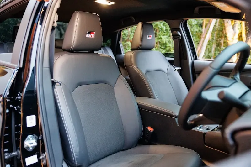 รีวิว Toyota Yaris Ativ HEV GR Sport 