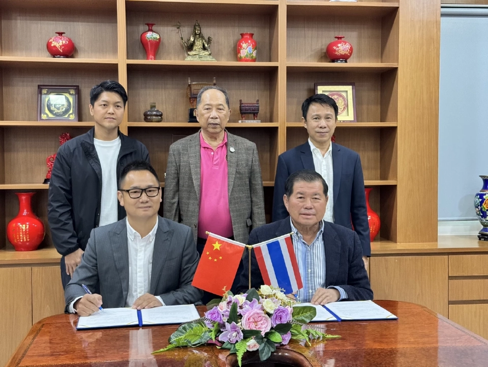 “นิพนธ์”จับมือนักธุรกิจเฉิงตูตั้งโรงงานรถจักรยานยนต์ไฟฟ้าบุกตลาดภาคใต้