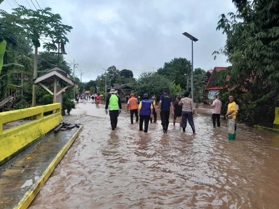 ลำปางอ่วม 'พายุคาจิกิ'ถล่มแม่เมาะ เช็กพื้นที่น้ำท่วมฉับพลัน น้ำหลาก