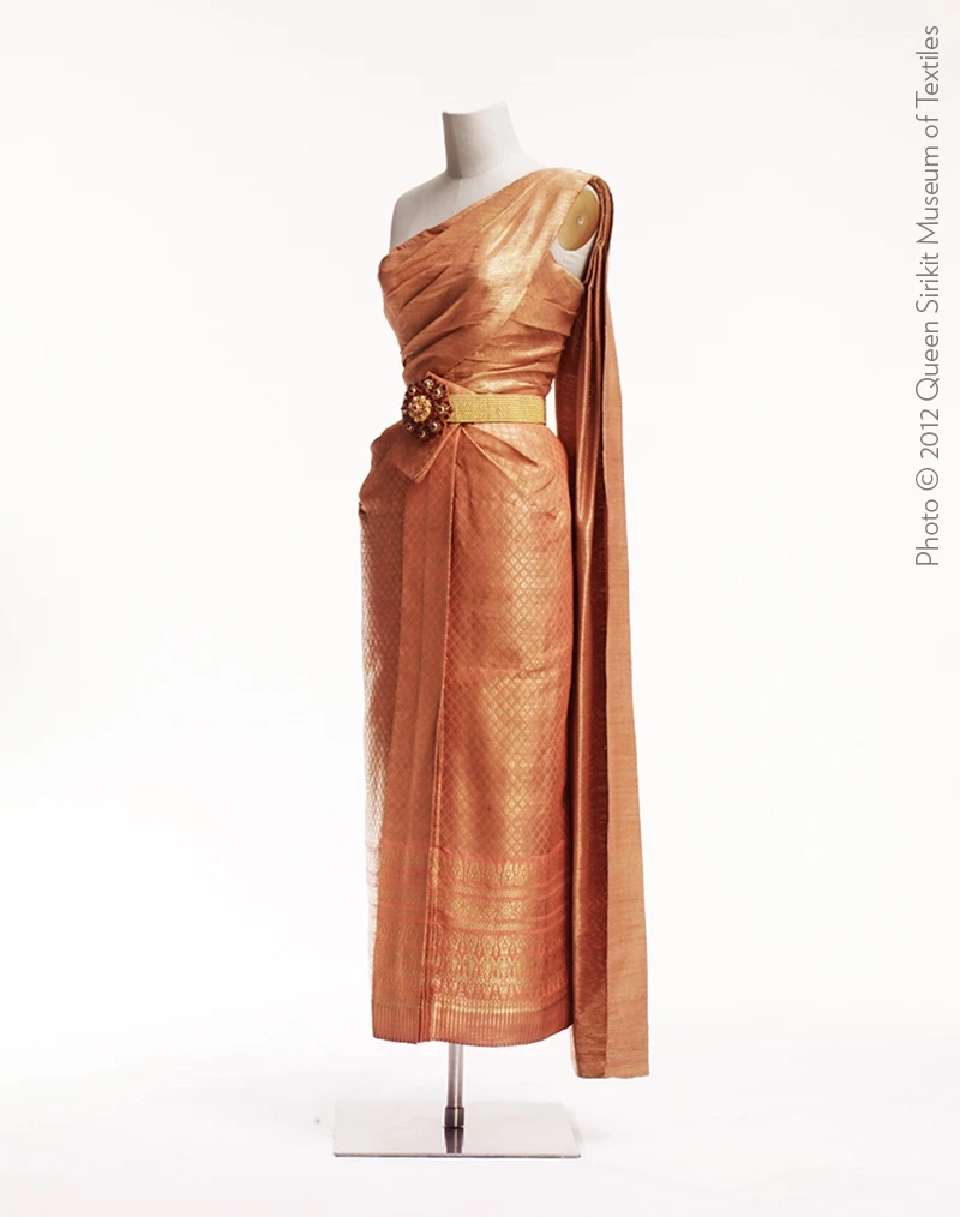 สยามพารากอนจัดงาน "แพรพัสตรา บรมราชินีนาถ" นิทรรศการแห่งผืนผ้าและมรดกล้ำค่าของไทย