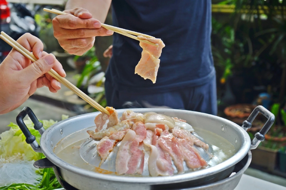 เตือนภัย ! "สารเร่งเนื้อแดง" ภัยเงียบ อันตรายถึงชีวิต เสี่ยงหัวใจวาย แม้ในคนแข็งแรง