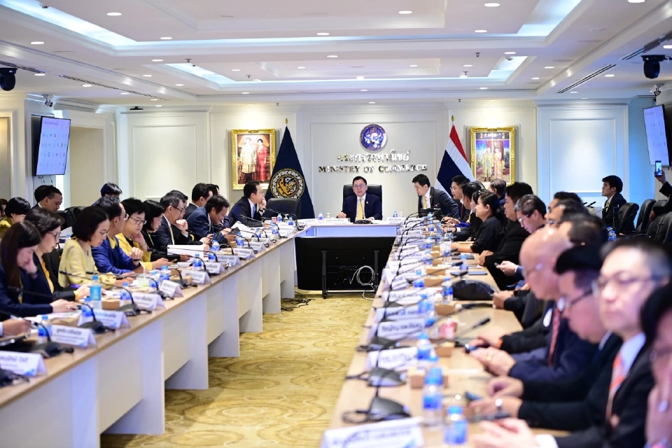 พาณิชย์ ถก สภา SME  ชง 8 มาตรการ รับมือภาษีสหรัฐฯ–การค้าโลก