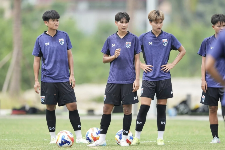 ชบาแก้ว ลงสนามซ้อมก่อนดวลอินโดนีเซีย