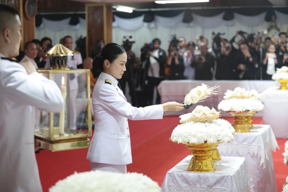 ‘นฤมล’ นำทีมกระทรวงศึกษา ส่งดวงวิญญาณเหยื่อชายแดนไทย-กัมพูชา