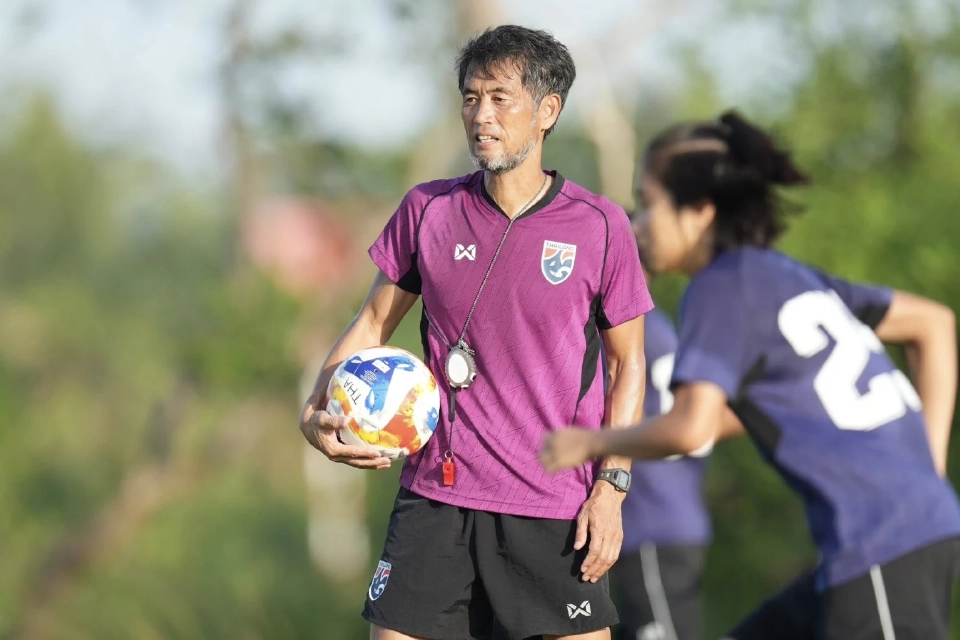 “ฟูโตชิ อิเคดะ” หัวหน้าผู้ฝึกสอนฟุตบอลหญิงทีมชาติไทย