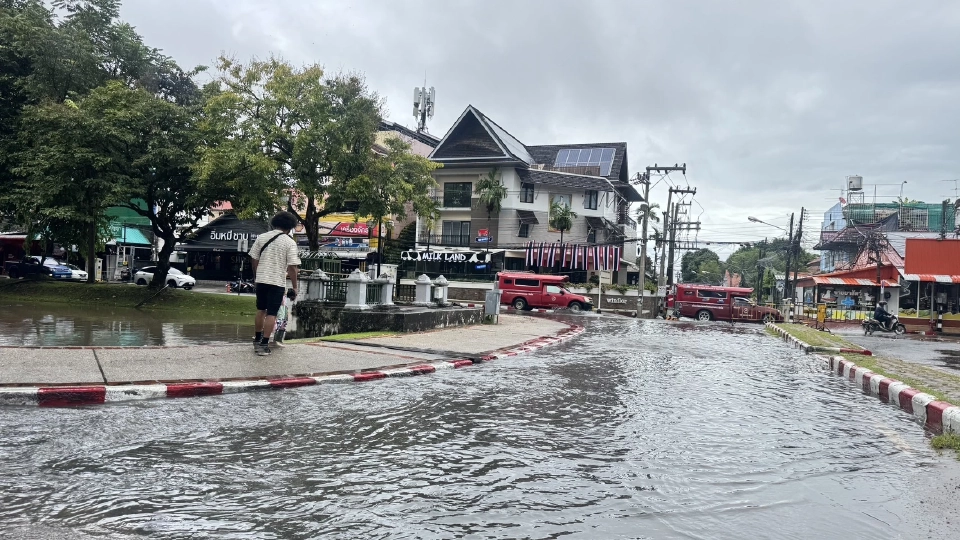 พายุคาจิกิ ถล่มเชียงใหม่ ฝนตกหนักหลายพื้นที่ มีน้ำท่วมขัง น้ำรอการระบาย