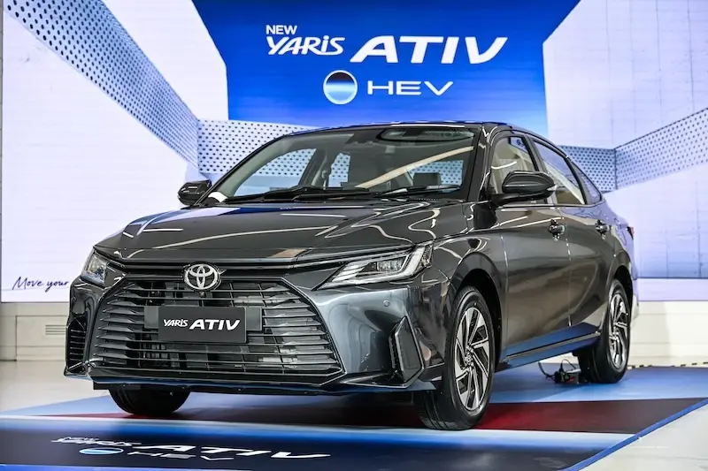 Toyota Yaris Ativ HEV Premium ราคา 7.19 แสนบาท