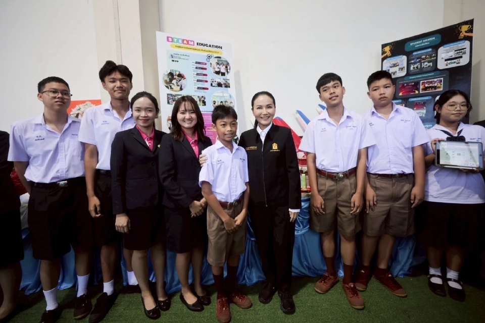 “นฤมล”ลงพื้นที่พะเยาฟังเสียงครู นักเรียน ผลักดันปฏิรูปการศึกษา