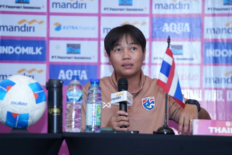 ธิดารัตน์ วิวาสุขุ หัวหน้าผู้ฝึกสอนฟุตบอลหญิงทีมชาติไทย U16