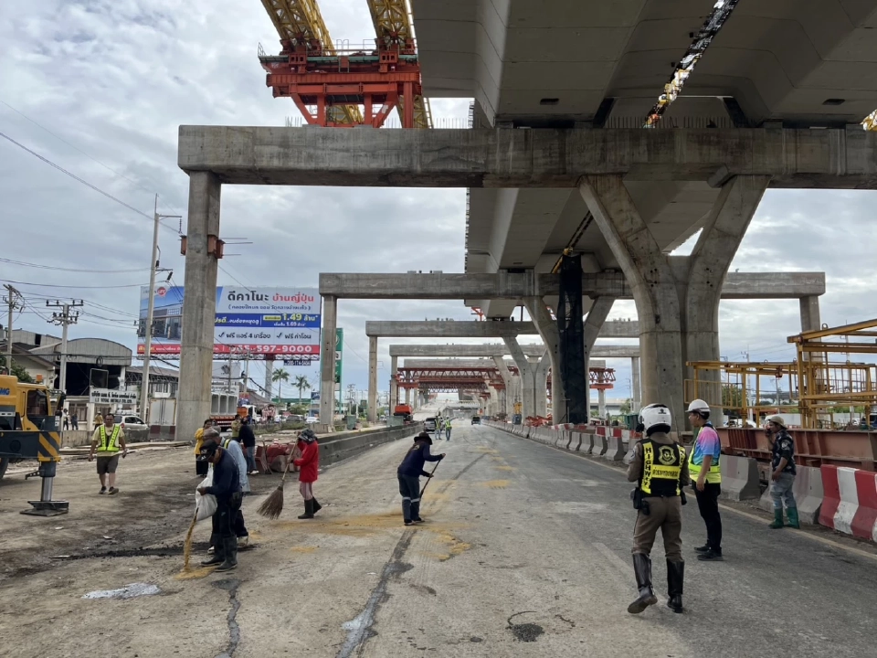 พระราม 2 อุบัติเหตุรถเครนพลิกคว่ำ กรมทางหลวง เร่งเปิดจราจร สั่งหยุดงาน 3 วัน