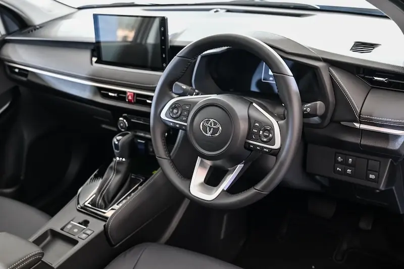 Toyota Yaris Ativ HEV Premium ราคา 7.19 แสนบาท