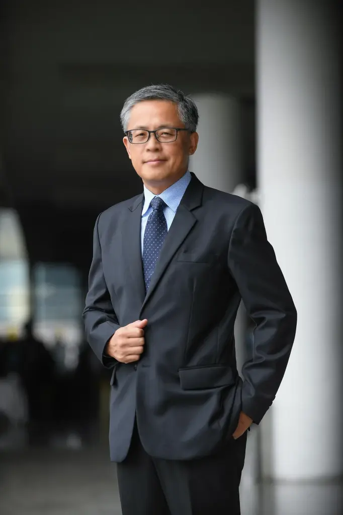 ชัชพล ประสพโชค ประธานเจ้าหน้าที่บริหารและกรรมการผู้จัดการ บริษัท ยูเอซี โกลบอล จำกัด (มหาชน) 