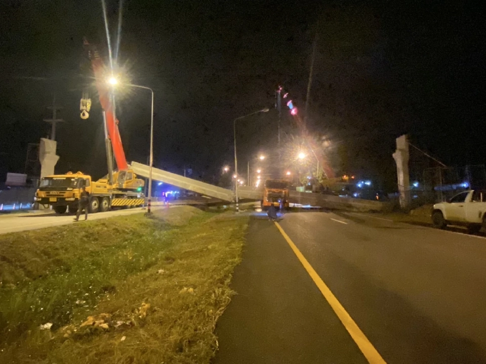 คานสะพานร่วงทับรถบรรทุก จันทบุรี “ทางหลวง” เคลียร์พื้นที่เปิดให้บริการปกติ