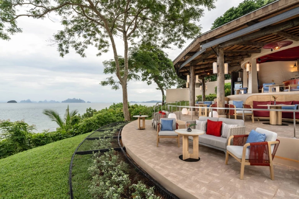 'Zbar' โฉมใหม่ บาร์ริมทะเลสุดหรูบนเกาะนาคาใหญ่ ภูเก็ต