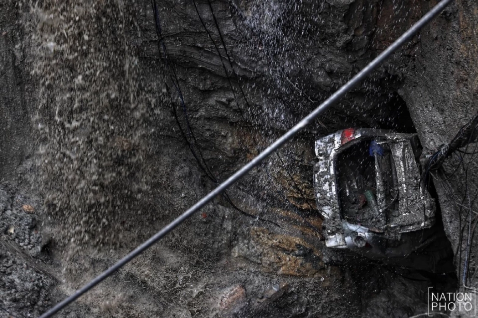 สรุป 5 ขั้นตอน วิธียื่นเคลมประกันชั้น1 กรณีรถเสียหายจากถนนทรุด