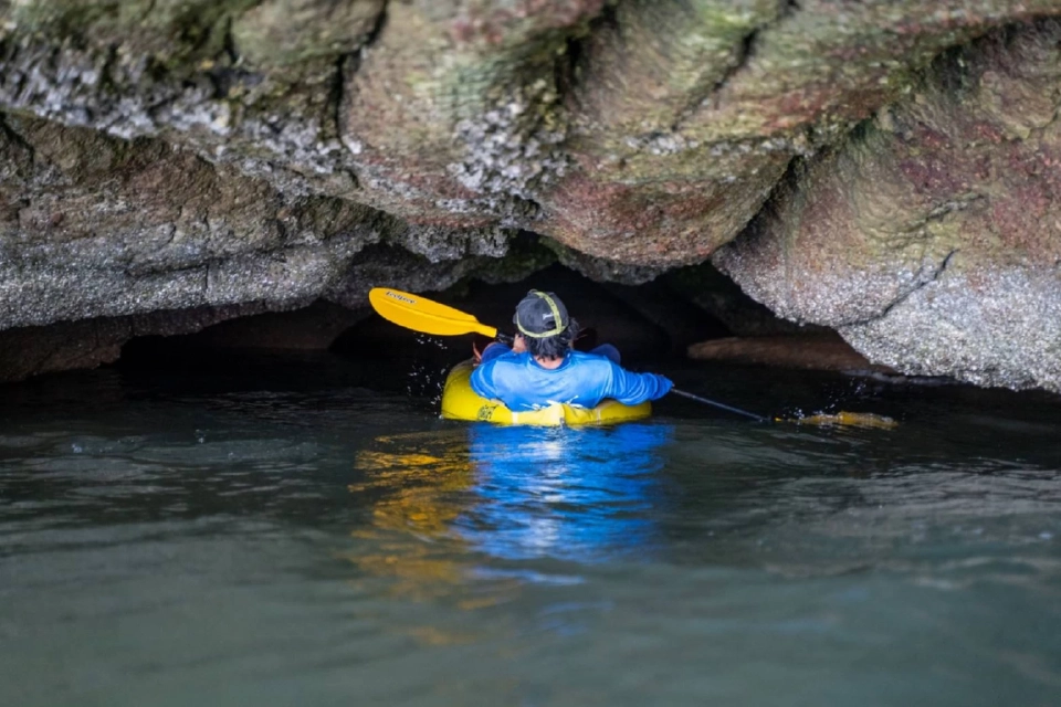 ล่องแคนูท่อง ‘อ่าวพังงา’ตามรอย ‘จูราสสิคเวิลด์’ มหัศจรรย์ แพลงก์ตอนเรืองแสง