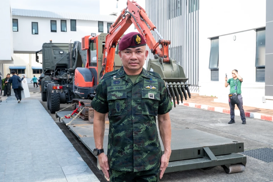 เปิดตัวต้นแบบรถขุดตักดัดแปลงทำลาย ‘ทุ่นระเบิด PMN-2’ ลดสูญเสีย