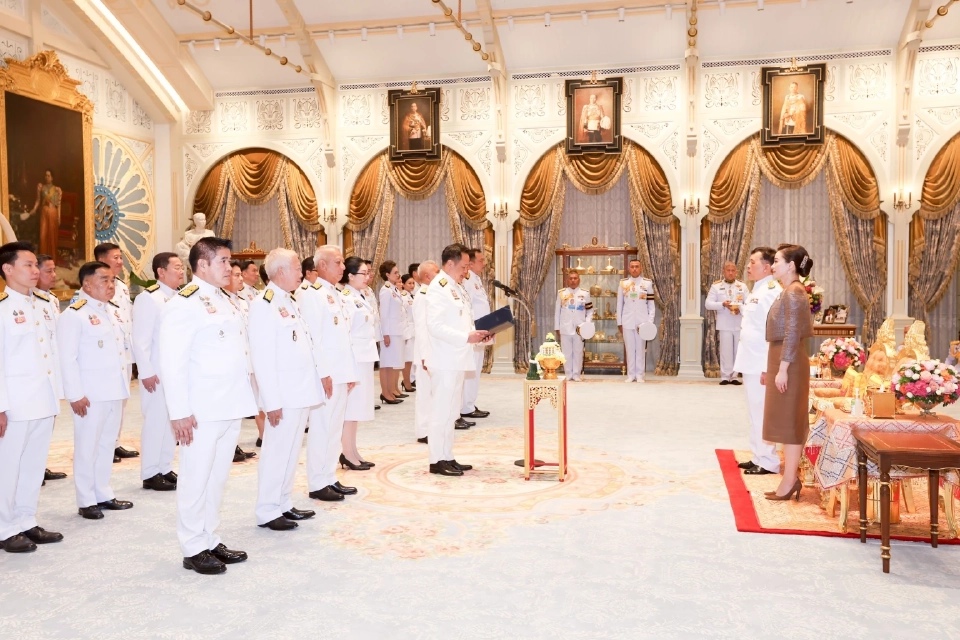 'ในหลวง' พระราชทานพระราชดำรัสแก่ครม. ขอให้มีจิตใจที่เข้มแข็ง-มานะบากบั่น