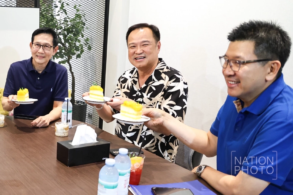 'ดร.เอกนิติ' จากโบรกเกอร์ ทีมสู้วิกฤตต้มยำกุ้ง สู่ขุนคลังคนใหม่