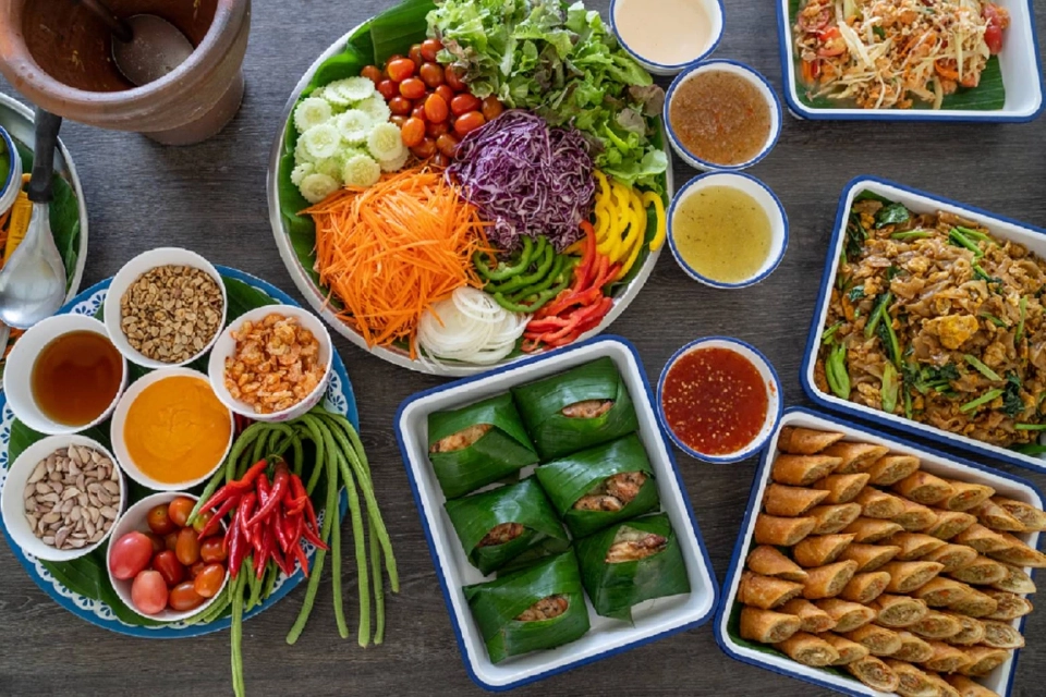 ล่องแคนูท่อง ‘อ่าวพังงา’ตามรอย ‘จูราสสิคเวิลด์’ มหัศจรรย์ แพลงก์ตอนเรืองแสง