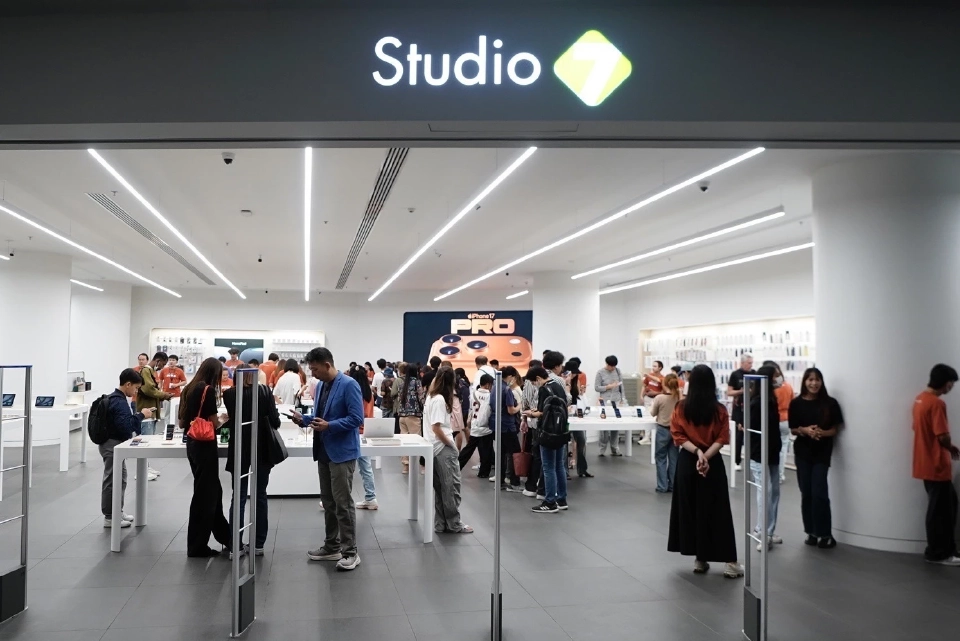 COM7 เผยเปิดขาย iPhone 17 วันแรกคึกคัก ระบุยอดจองทุบสถิติสูงสุด