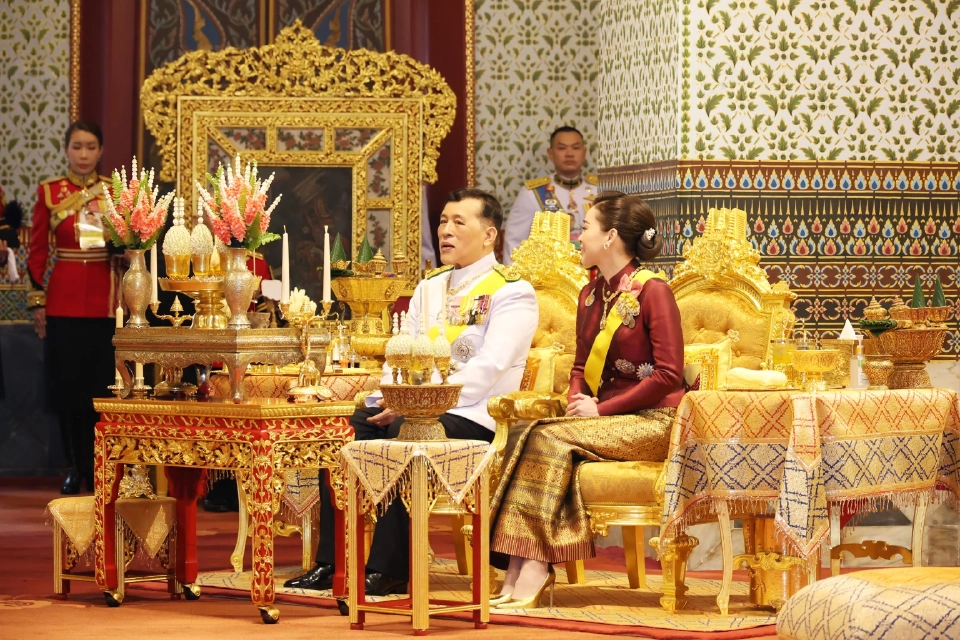 ในหลวง-พระราชินี ทรงบำเพ็ญพระราชกุศลฯ วันคล้ายวันพระบรมราชสมภพ ร.8 ครบ 100 ปี