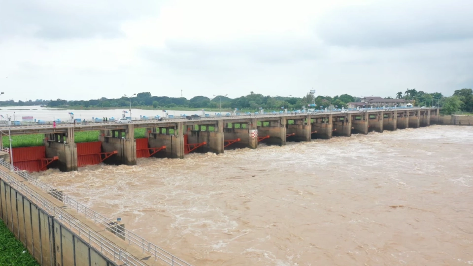 เขื่อนเจ้าพระยาปรับเพิ่มการระบายน้ำ เตือนพื้นที่ท้ายเขื่อน-ลุ่มต่ำเฝ้าระวัง