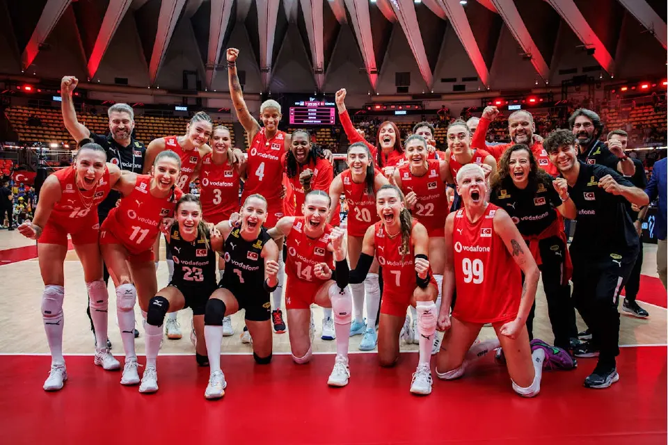 ถ่ายทอดสด LIVE วอลเลย์บอลหญิงชิงแชมป์โลก 'ญี่ปุ่น vs ตุรกี' รอบรองชนะเลิศ