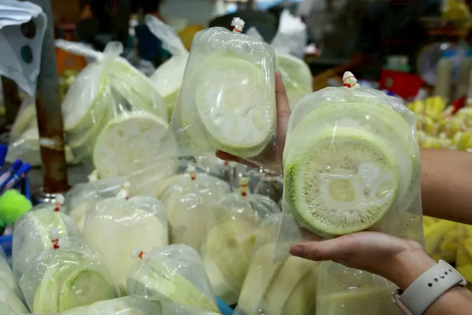 ​ตลาดสี่มุมเมือง ศูนย์กลางวัตถุดิบอาหารท้องถิ่นใหญ่สุดในไทย เปิด 24 ชม.