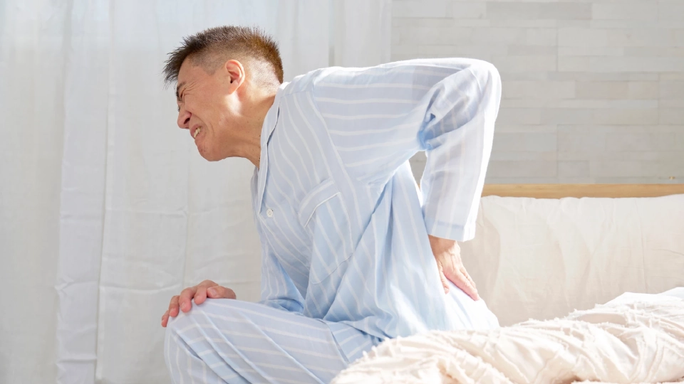 ปวดหลัง สัญญาณเตือน ‘หินปูนงอกเกาะกระดูกสันหลัง’