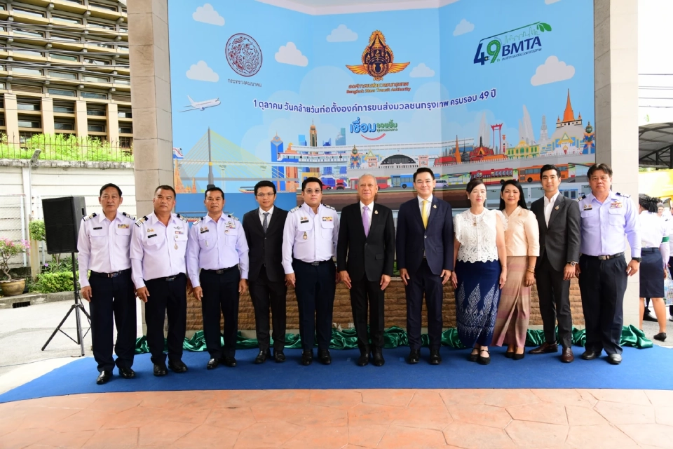 ปิดตำนานรถร้อน ‘พิพัฒน์’ ลั่นจ่ายค่าโดยสาร 8 บาทตลอดสาย นั่งรถเมล์อีวี