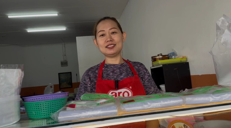 นางสาววรรณภา จูมเป่า เจ้าของร้านข้าวแกง ที่คอนโดเมืองทองธานี T1