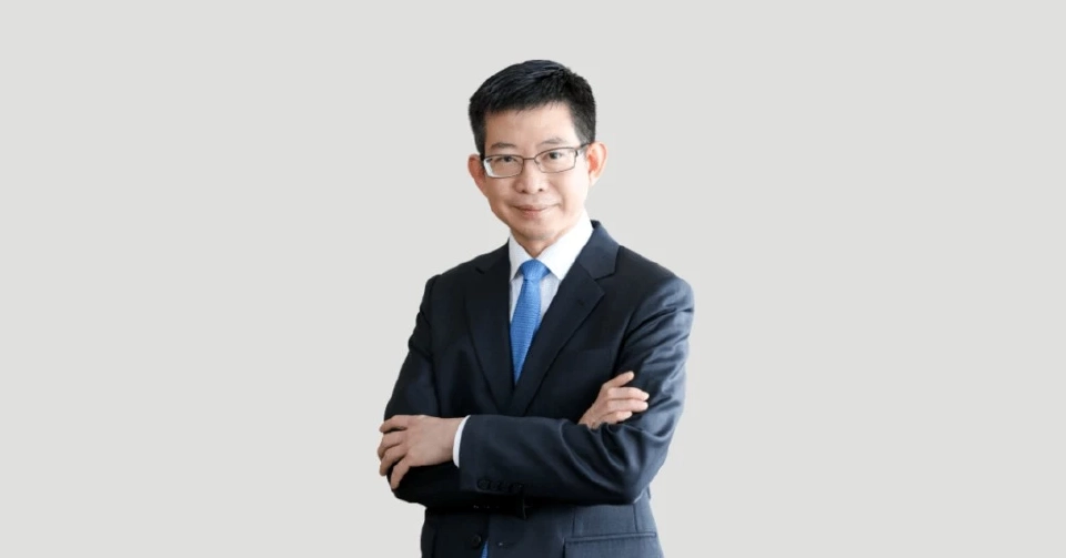 ดร.กอบศักดิ์ ภูตระกูล กรรมการรองผู้จัดการใหญ่ และเลขานุการ ธนาคารกรุงเทพ