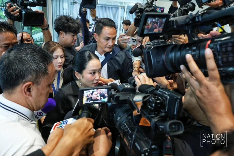  น.ส.แพทองธาร ชินวัตร อดีตนายกรัฐมนตรี ในฐานะหัวหน้าพรรคเพื่อไทย