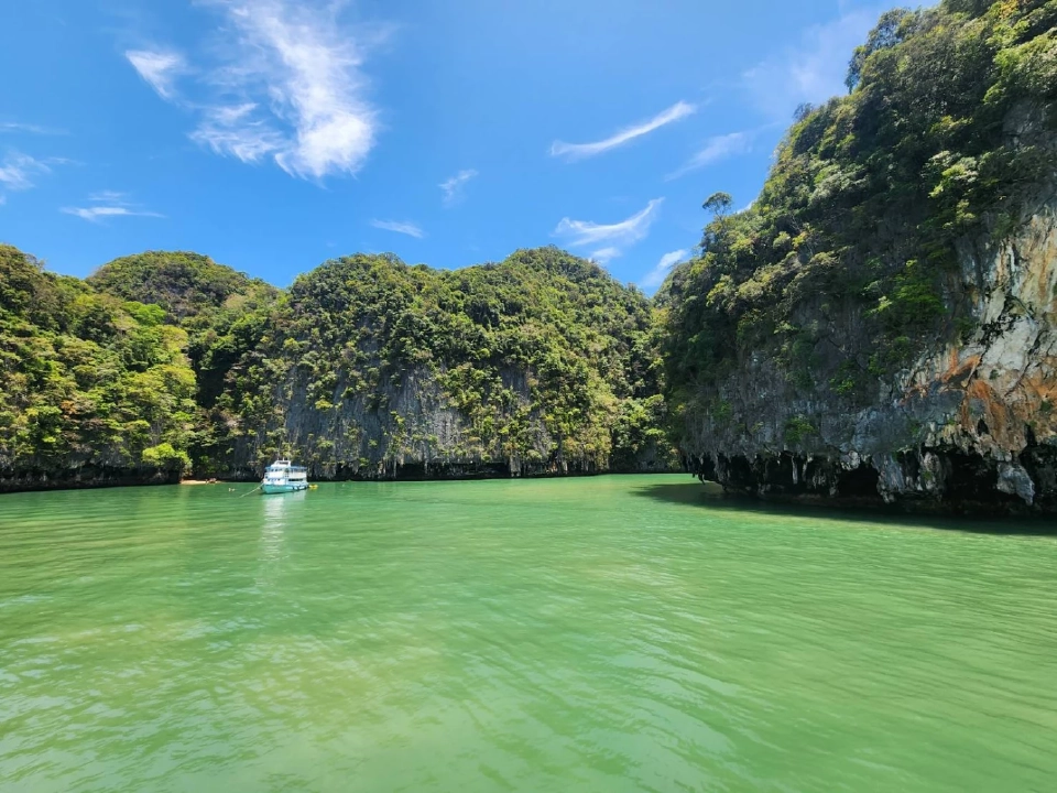 ล่องแคนูท่อง ‘อ่าวพังงา’ตามรอย ‘จูราสสิคเวิลด์’ มหัศจรรย์ แพลงก์ตอนเรืองแสง