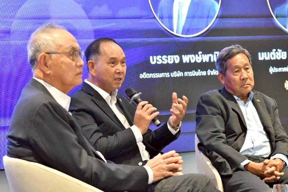 การบินไทยผวาการเมืองแทรกแซง ชงเพิ่มบอร์ดใหม่ 4 คน แนะรัฐขายหุ้นหวั่นซ้ำรอยเดิม