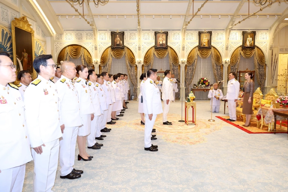 'ในหลวง' พระราชทานพระราชดำรัสแก่ครม. ขอให้มีจิตใจที่เข้มแข็ง-มานะบากบั่น