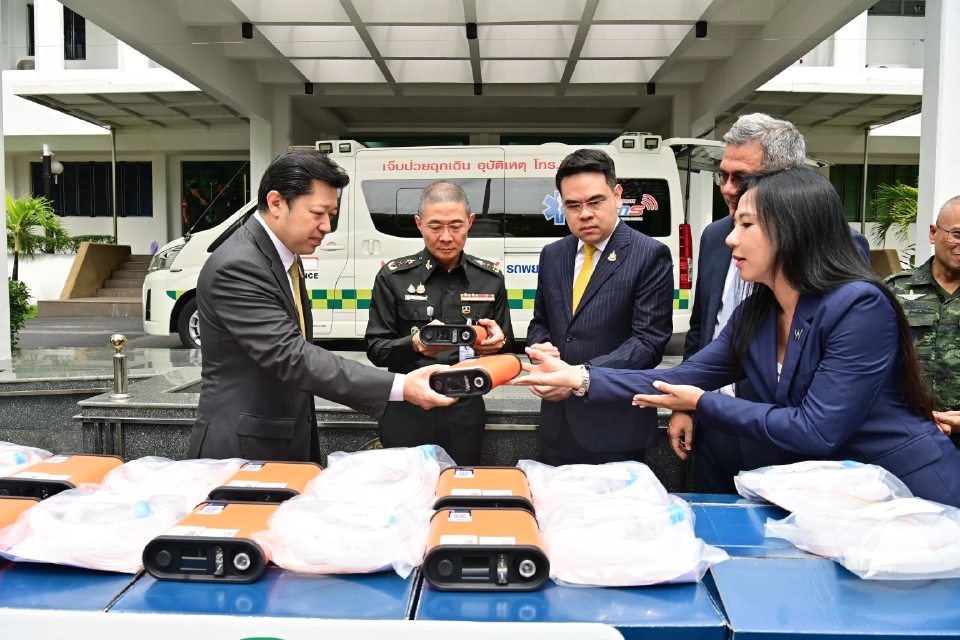 ‘ซีพี’ ส่งมอบเครื่องช่วยหายใจ–รถพยาบาลอัจฉริยะ  หนุนบุคลากรด่านหน้า