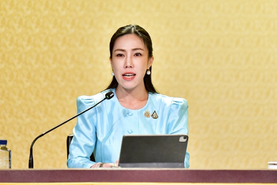 นางสาวศศิกานต์ วัฒนะจันทร์ รองโฆษกประจำสำนักนายกรัฐมนตรี 