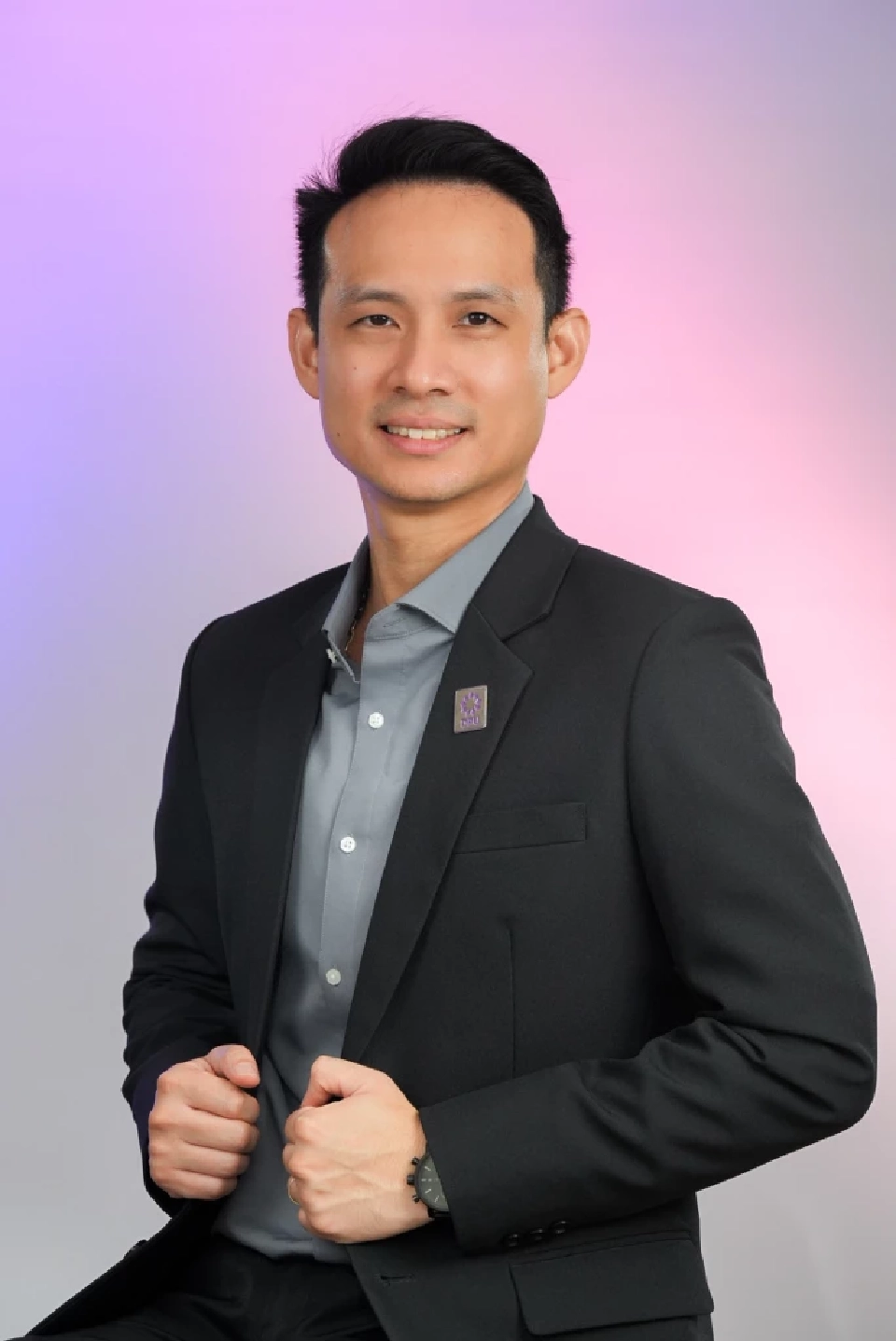 ดร.วริศ ลิ้มลาวัลย์ คณบดีคณะศิลปศาสตร์ มหาวิทยาลัยธุรกิจบัณฑิตย์ (DPU)