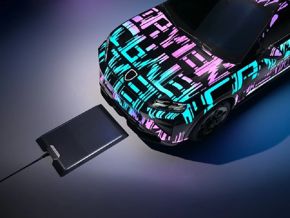 ปอร์เช่ คาเยนน์ อีวี ชาร์จไม่เสียบปลั๊ก เปิดตัวปลายปี 2025