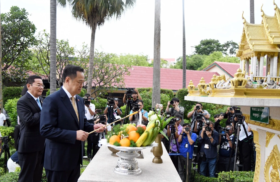 นายกฯ ถือฤกษ์สักการะสิ่งศักดิ์สิทธิ์ทำเนียบฯ เช้านี้ ขอพรให้ราบรื่น