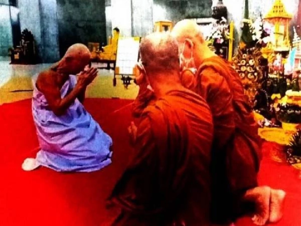 อดีตพระโพธิญาณมุนี (เมือง) พระดังกาฬสินธ์ลาสิกขา